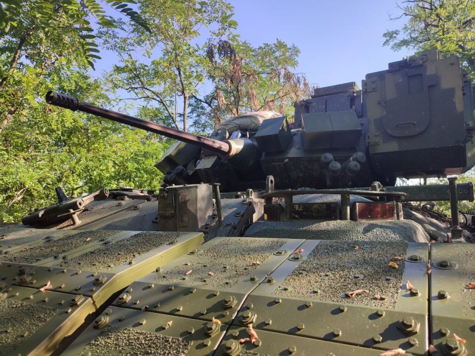 美国援乌单兵巡航导弹作战,美国援乌m777轻型榴弹炮