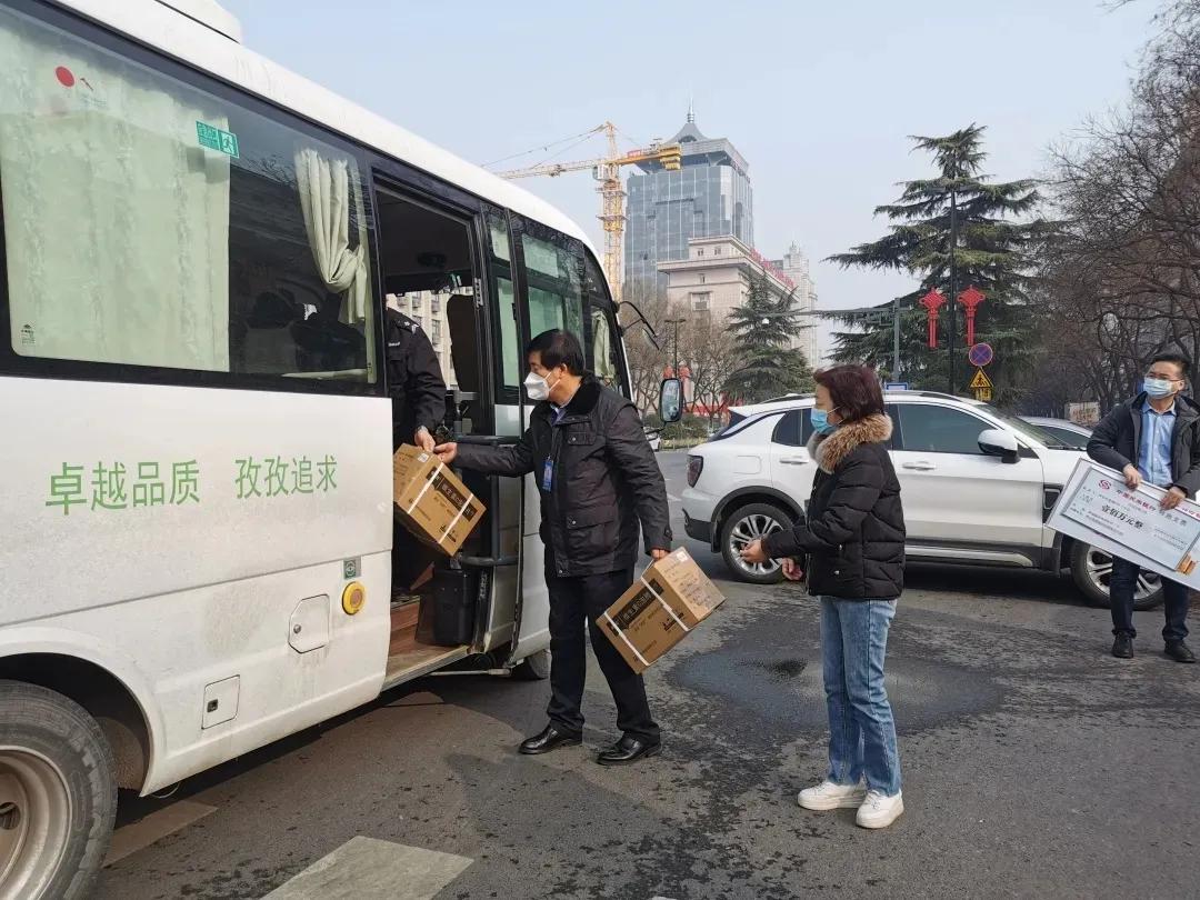 利君制药献爱心捐赠100万元及10万元预防新冠药品“维口佳”