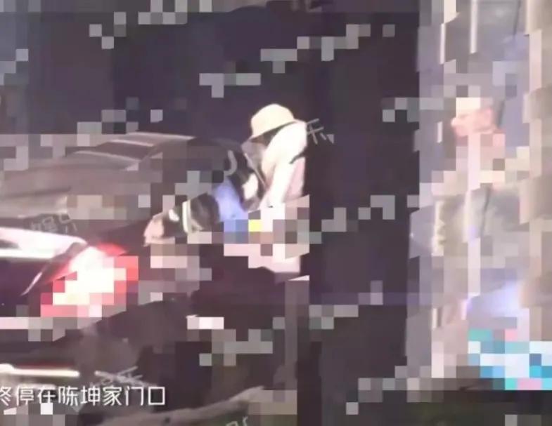 倪妮和井柏然哪一年分手的,倪妮先跟冯绍峰还是井柏然