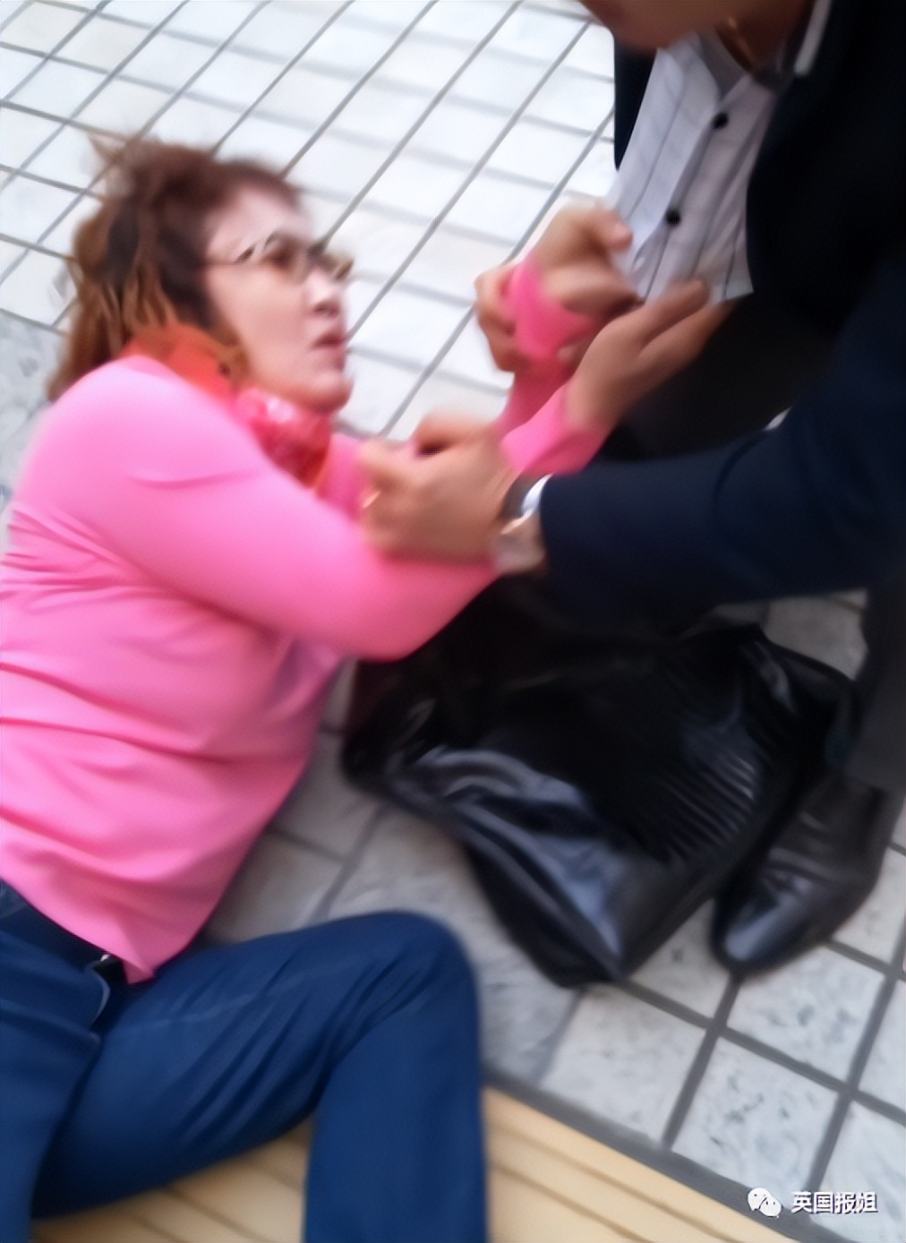 韩国新人女演员遭剧组12人集体性侵，崩溃自杀…罪犯至今还在拍戏