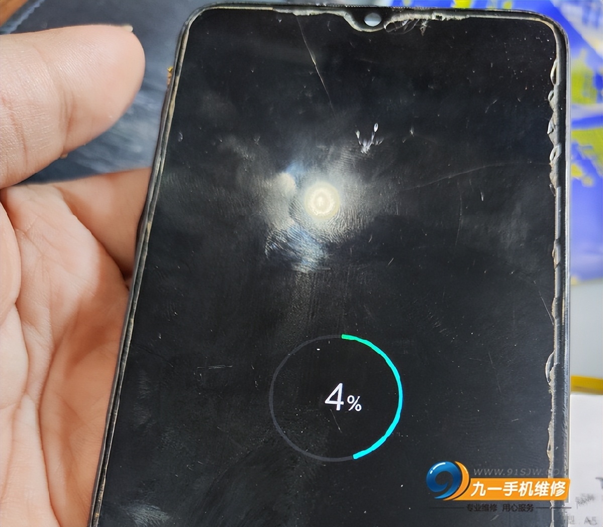 oppo手机进水然后开不了机怎么办,oppo手机进水后直接开不了机