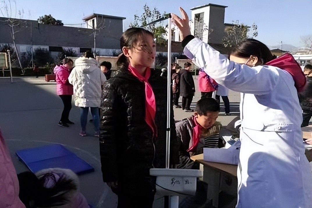 长高吃什么食物13岁亲测有效,12岁女孩身高偏低吃啥能长高