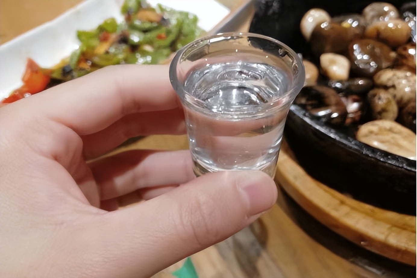 酒后口渴什么原因是喝了劣质酒吗,喝完酒口渴是好还是坏