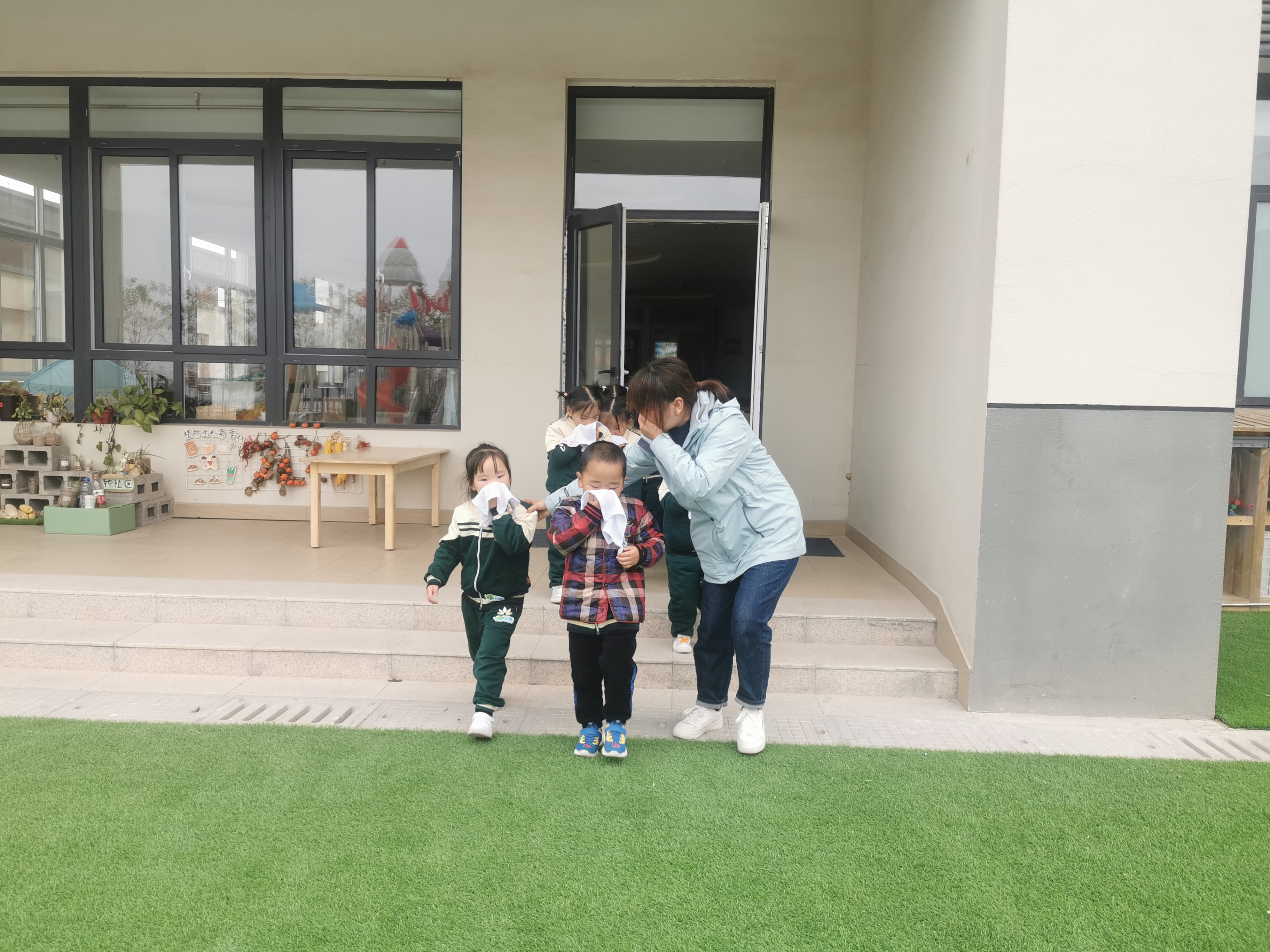 合阳县恒大幼儿园:筑牢消防防线守护师幼平安