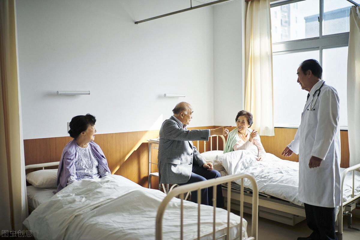 58岁的二婚老伴每月给5000元,62岁阿姨哭诉再婚老伴一再纵容