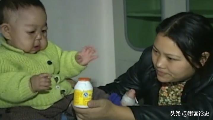 故事:河南1岁女婴患早老症,一夜变成80岁老人,母亲含泪千里求医