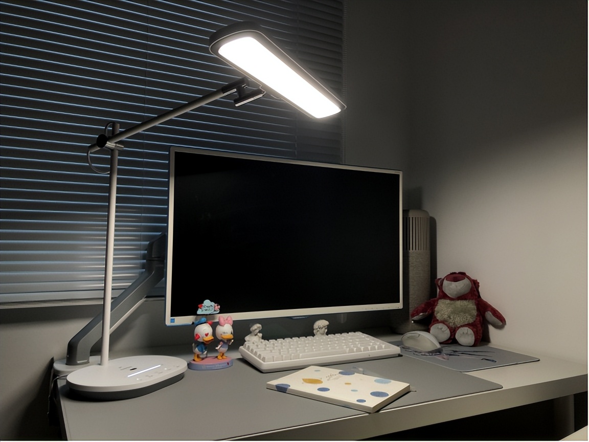 专业台灯和学生台灯,孩子用的台灯哪个牌子好