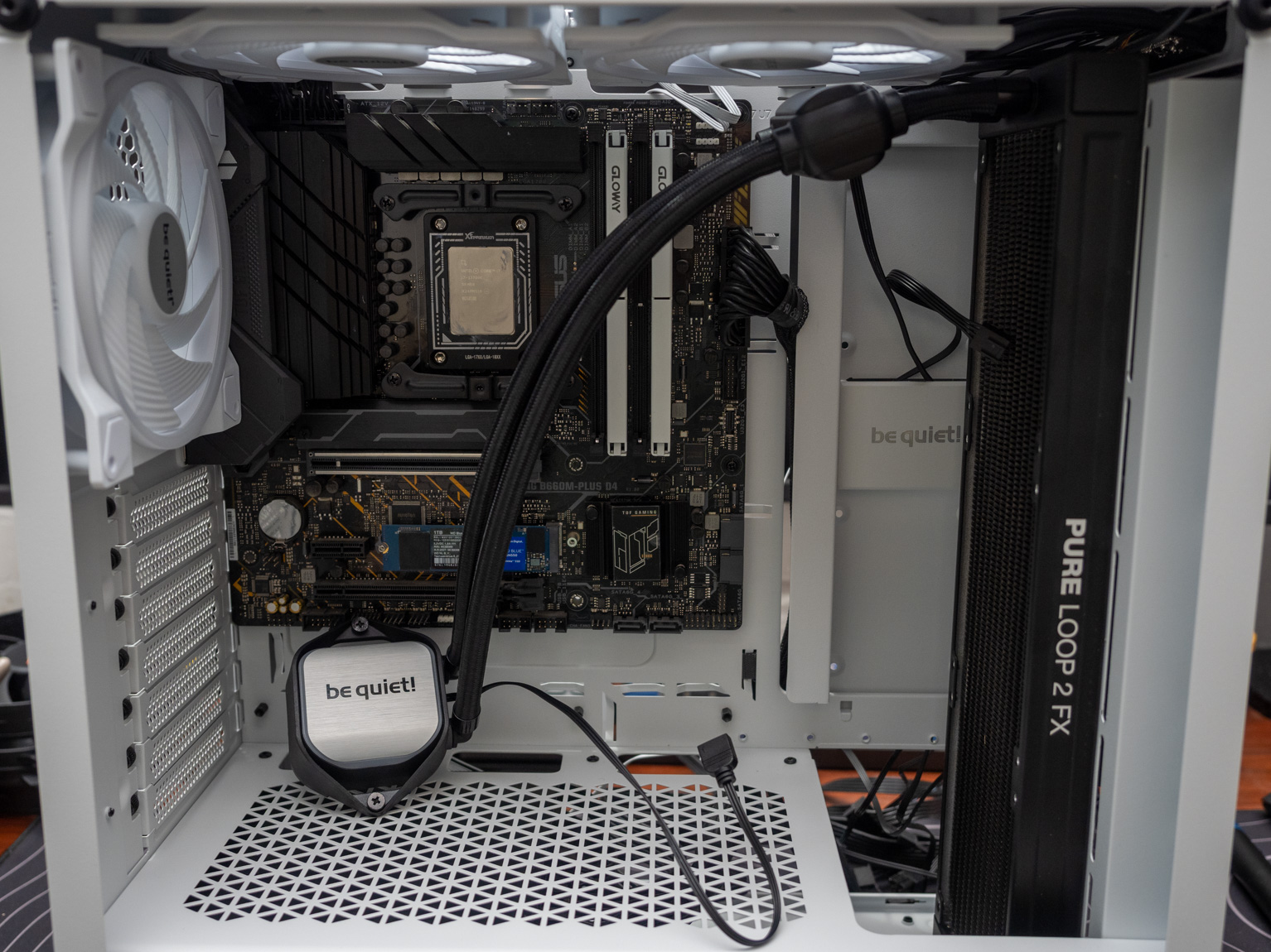 新机箱、新水冷、新风扇！来自bequiet！的白色主题