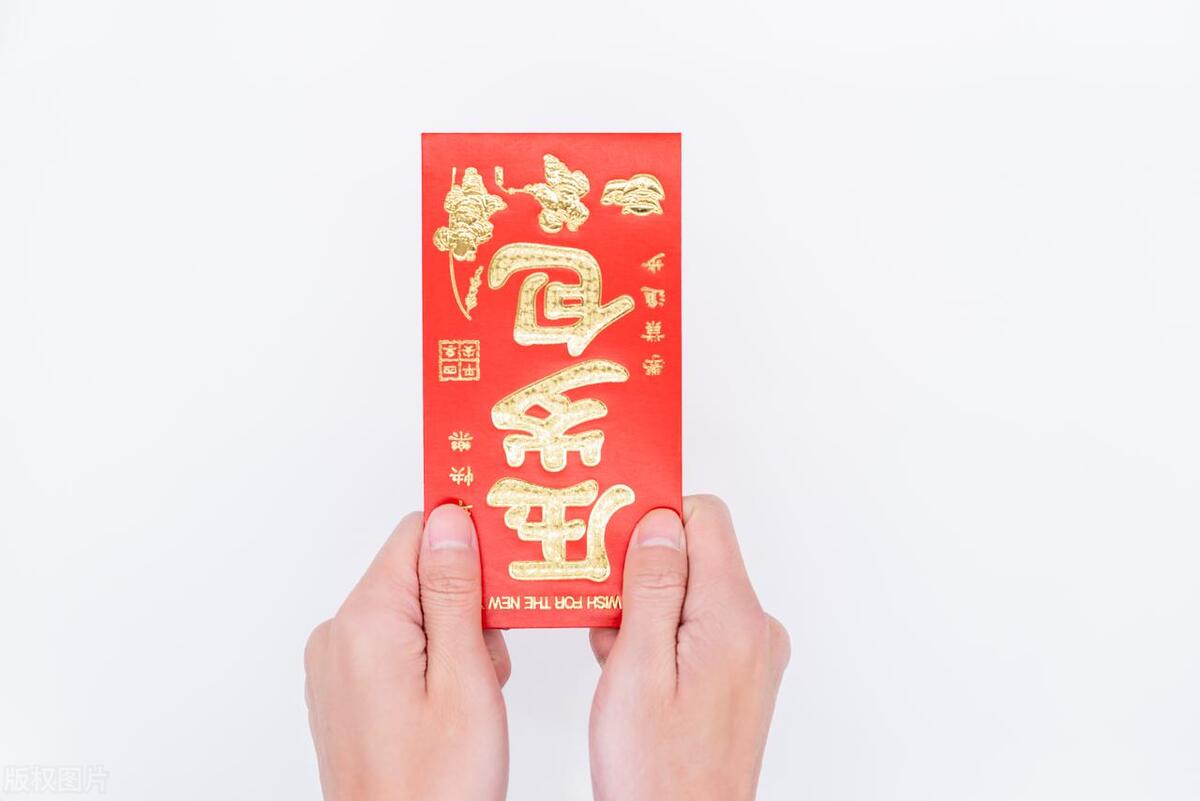 儿子花六千多买手机,儿媳看到后不高兴,第二天却转怒为喜