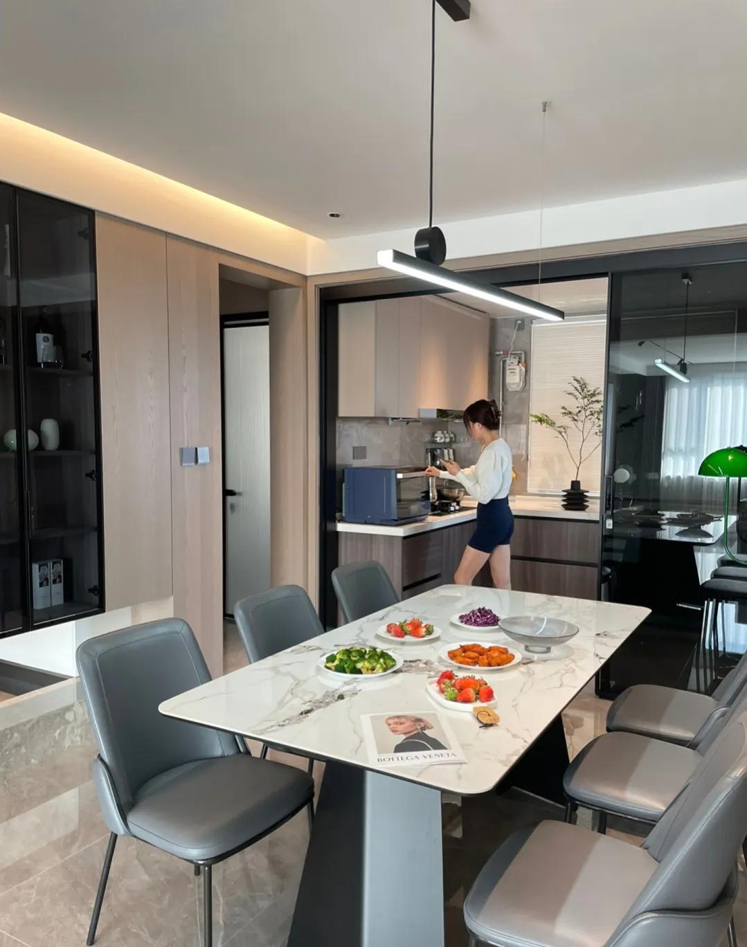 安徽美女晒出自家172㎡新房：装修没有一丝俗气，邻居说是教科书