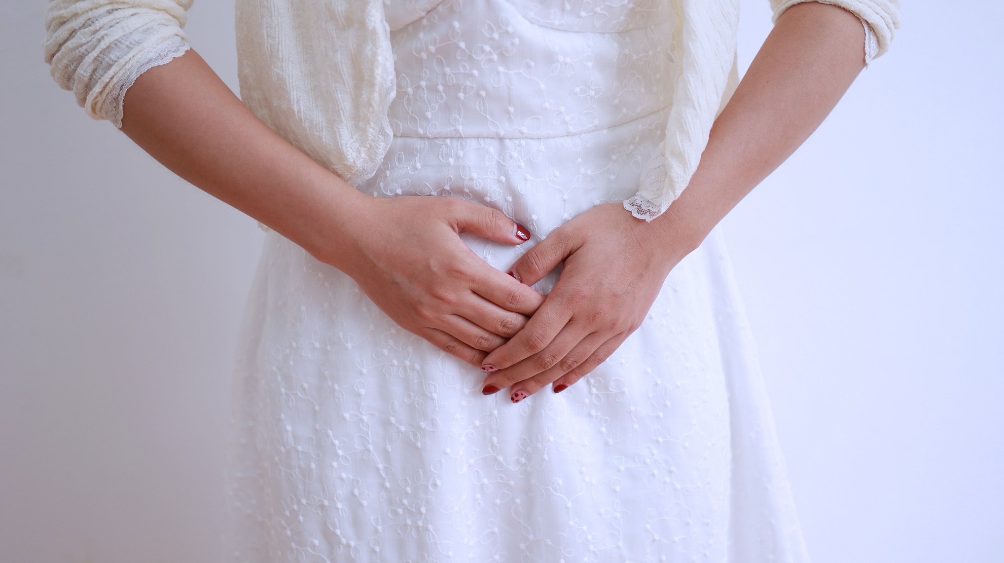 姨妈期间肚子一阵阵阵痛怎么减轻,女生在学校来姨妈肚子痛怎么缓解