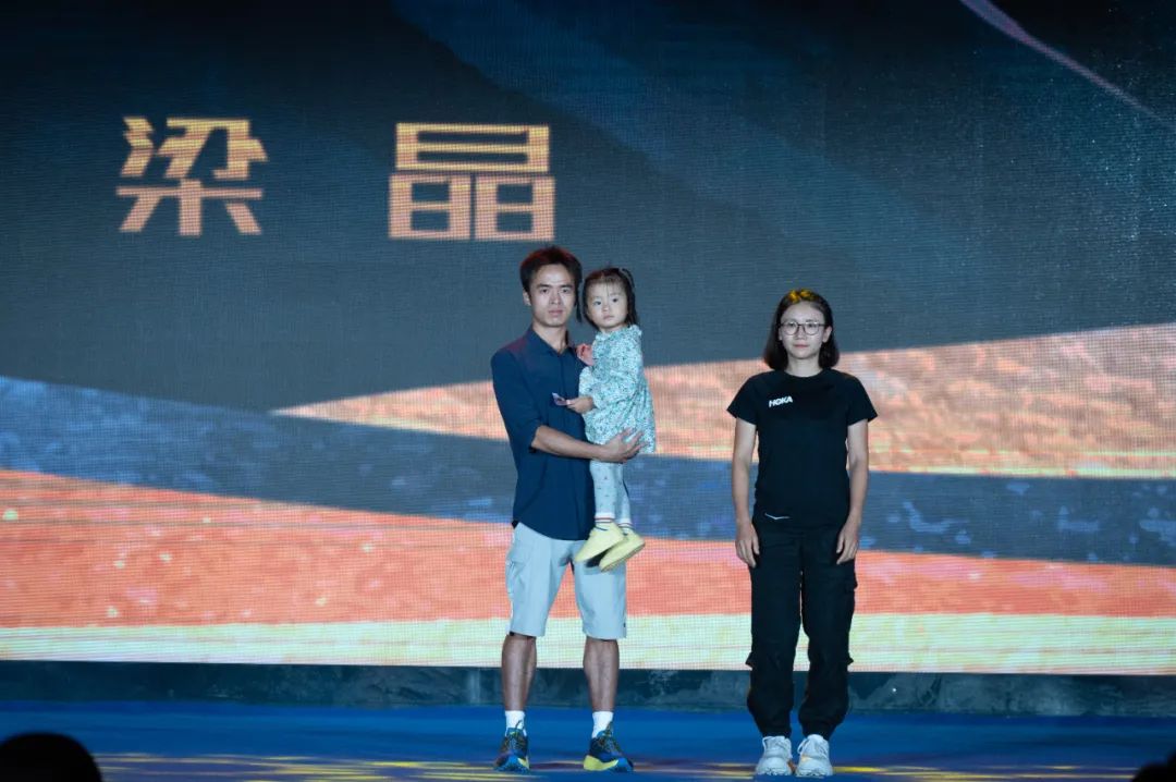 马拉松纪录保持者梁晶,梁晶24小时马拉松记录