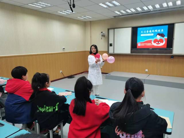 气球实操课,气球律动操幼儿小班