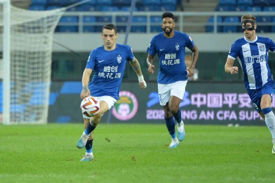 阵容齐整！泰山队今日兵发武汉，王大雷霸气表态客场拿分