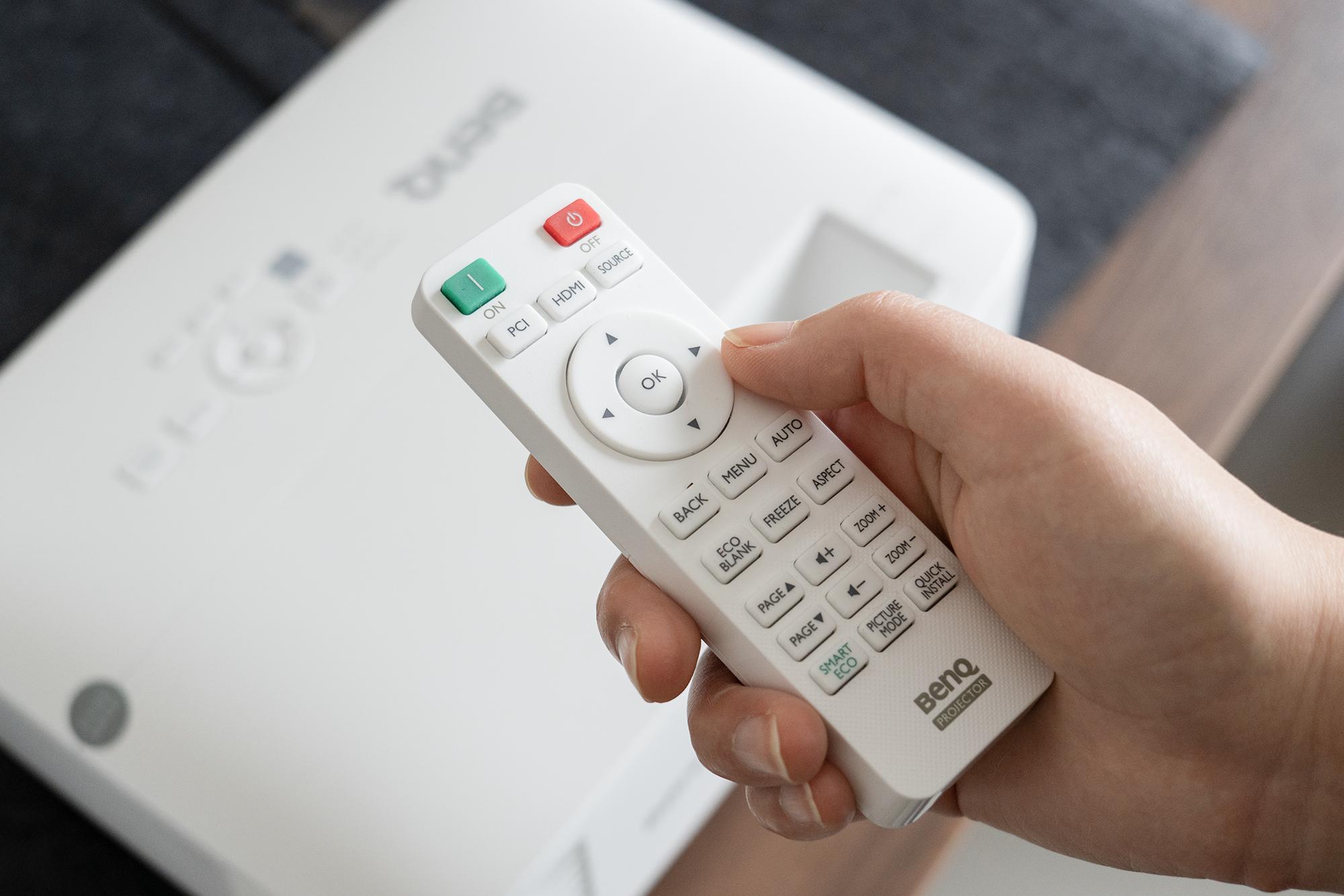 明基入门1080p投影仪,适合网课学习的家用投影仪