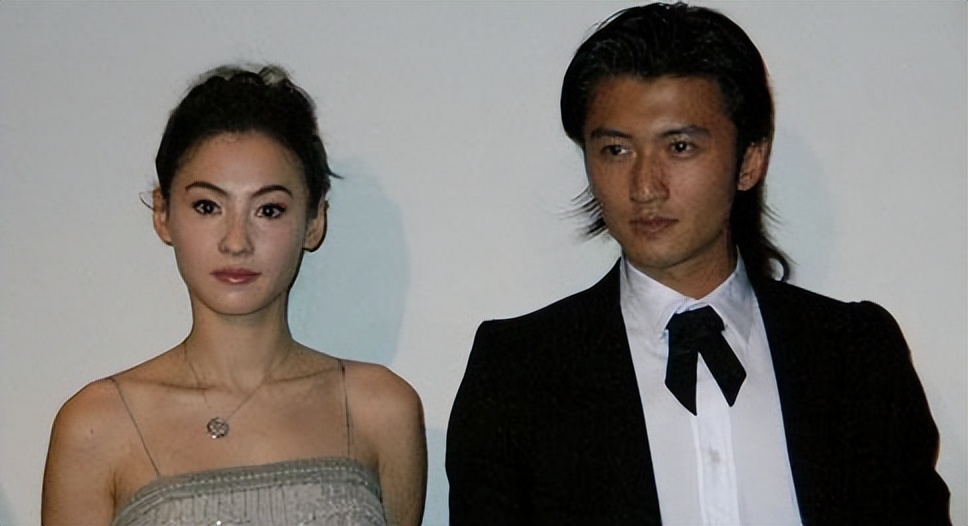 谢霆锋王菲同台大湾区播出时间,谢霆锋王菲露面视频