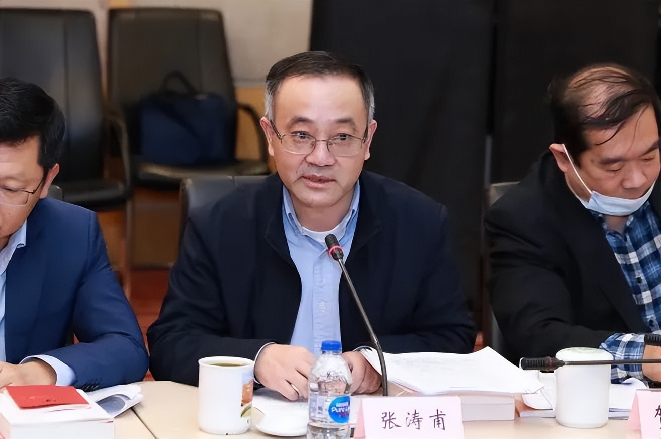 党的二十大精神宣讲团走进校园,学习研讨党的二十大报告精神