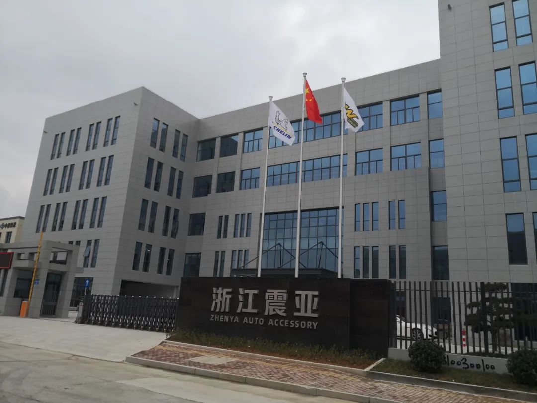 鏉窞闇囧崌姹借溅鑴氬灚,闇囧崌