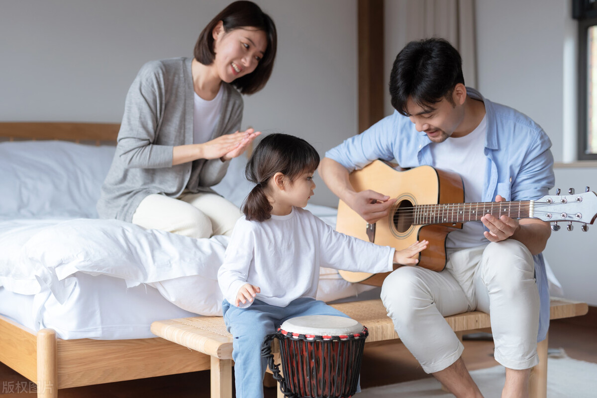 两代人有代沟如何相处,两代人对婚姻的代沟