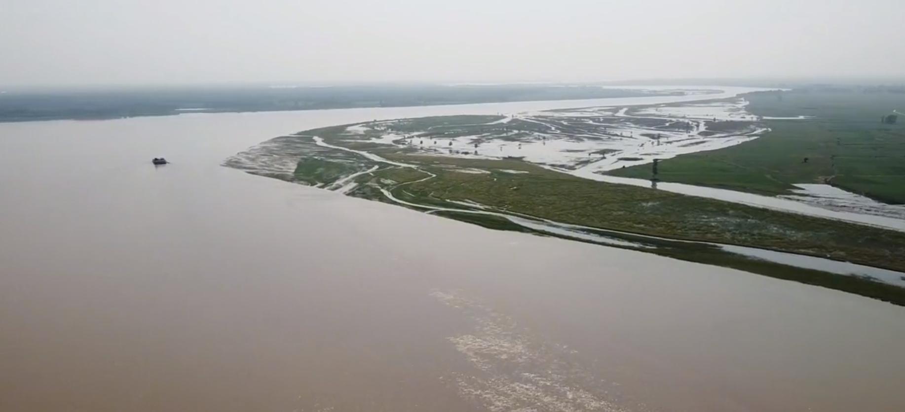 航拍开封：黄河水比市区高7米，地上悬河危险！为何不排沙两岸？