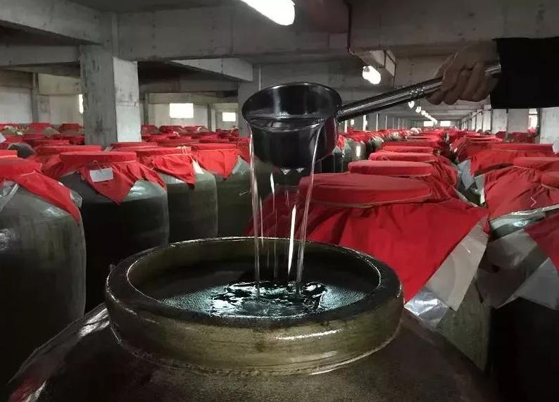 去岳父家买什么白酒好,送岳父什么白酒最好