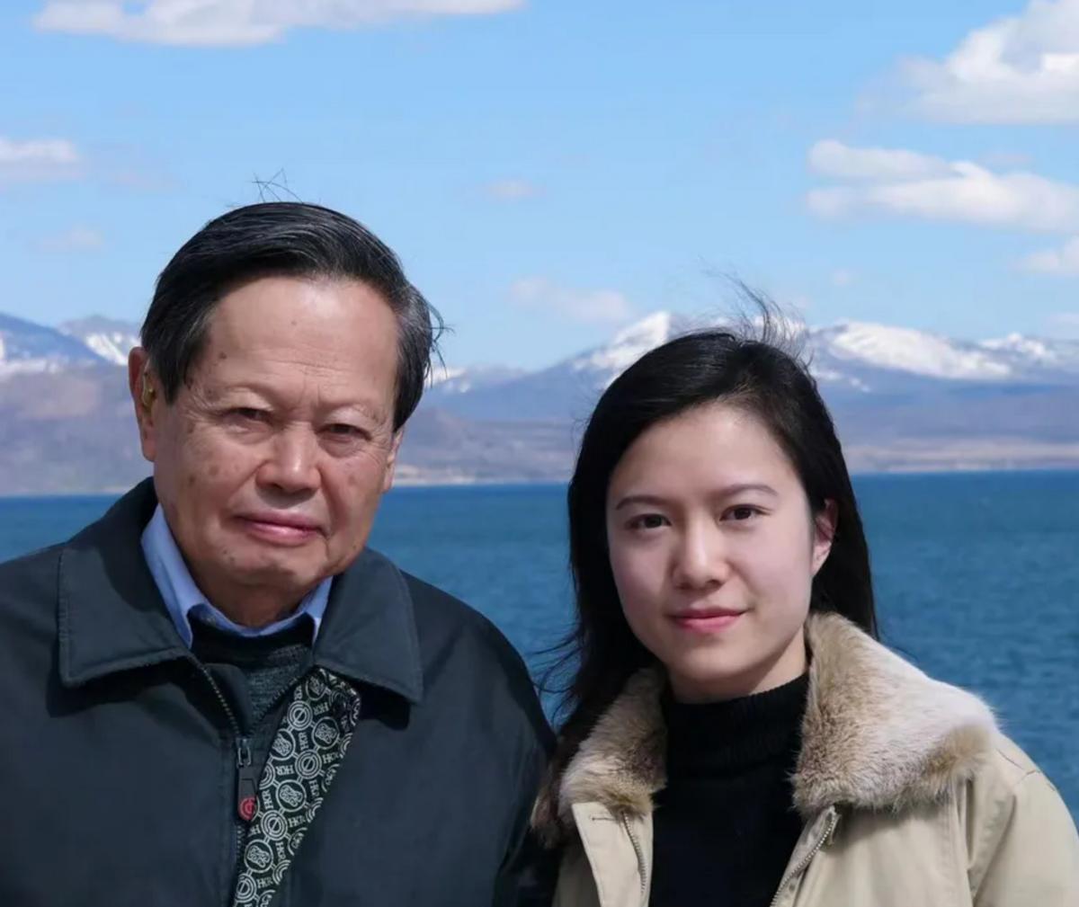 相差54岁的杨振宁和翁帆,翁帆对95岁杨振宁有多少爱情