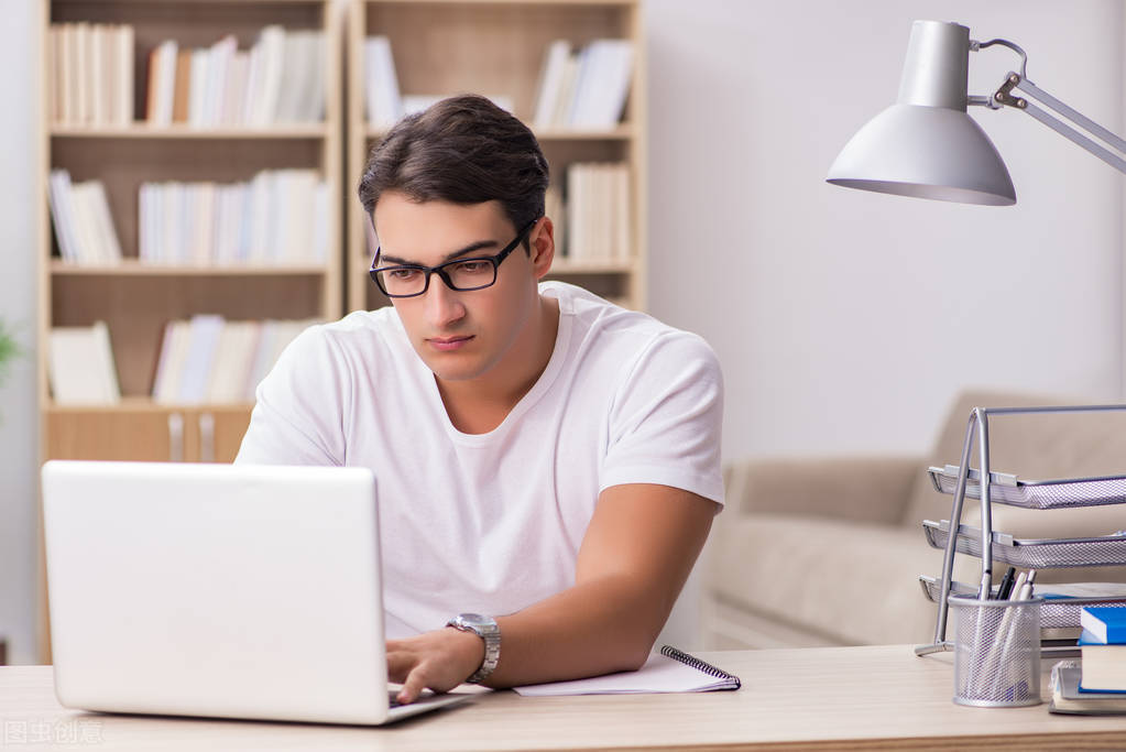 在新加坡打工合法吗,在新加坡可以做什么生意