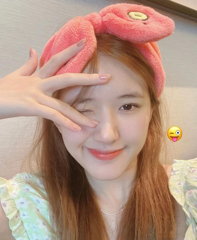 赵露思同款美甲,赵露思美甲图片