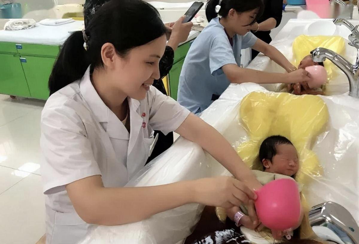 给孩子洗药浴洗出绝症,宝妈带孩子洗药浴染绝症