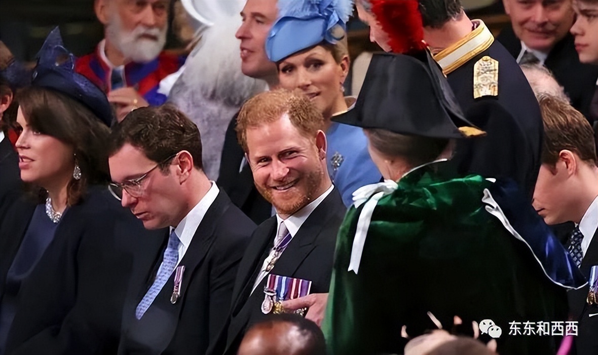 卡米拉二次加冕,卡米拉戴王冠太激动