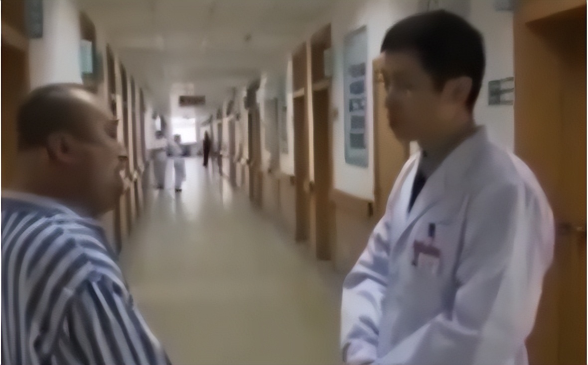 辽宁男子喝酒达三万斤,辽宁大叔40年喝成河马脖