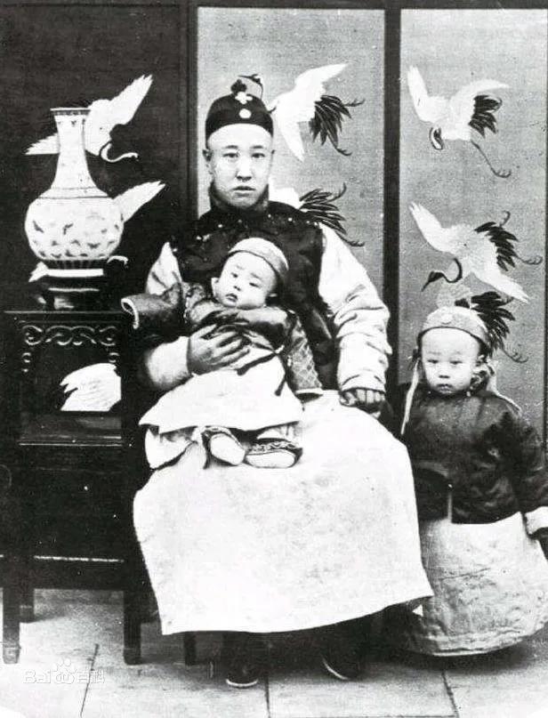 末代皇帝溥仪：三岁登基六岁退位一生致力于复辟临终身无分文