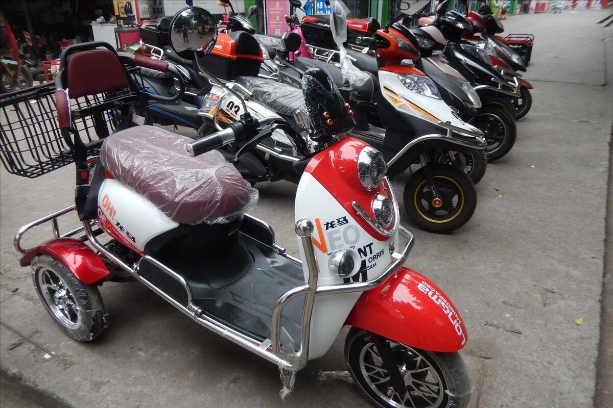 二轮电动车天能和超威哪个更耐用,电动车锂电池超威星恒