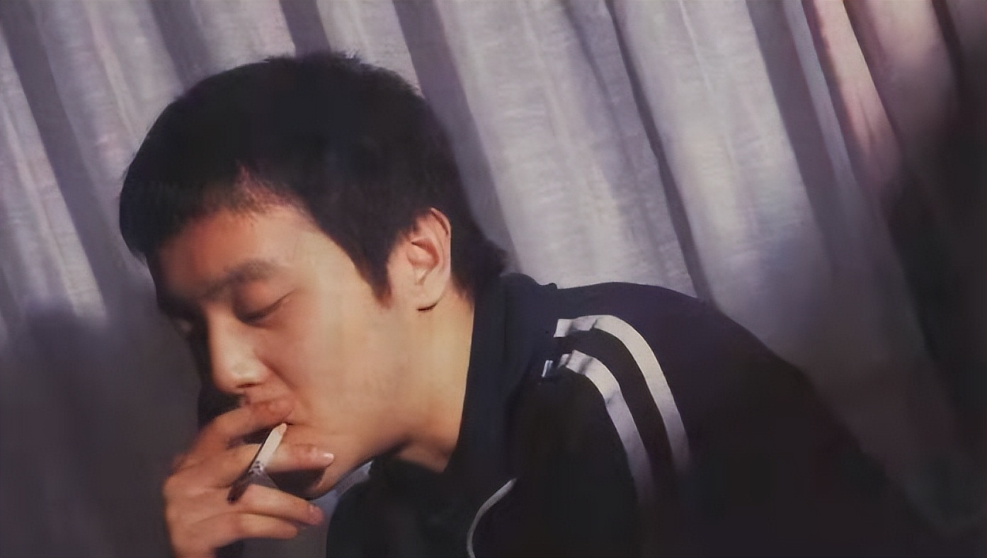 窦唯秃顶图片,窦唯从型男变邋遢大叔