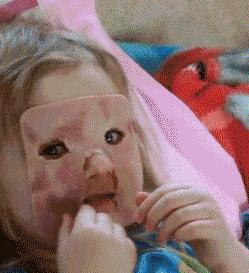 小孩裤头有褐色分泌物是什么原因,五岁宝宝裤子上有血怎么回事