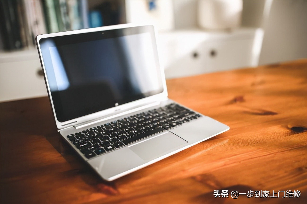 笔记本电脑放得久了开不开机,笔记本电脑插上电源开不了机