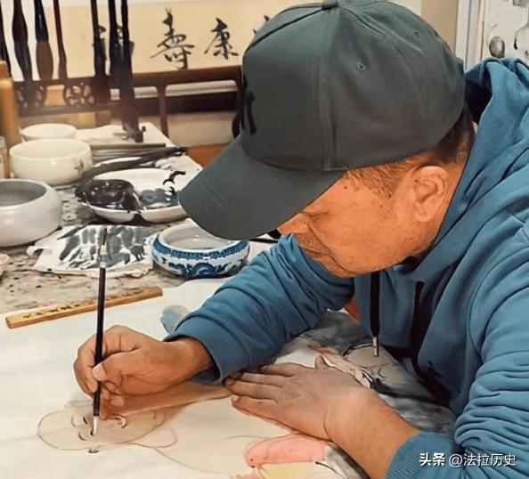 64岁毕福剑近况曝光，因管不住嘴遭封杀，现成网红“工具人”？