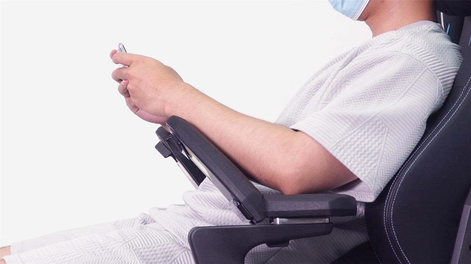 傲风机械大师pro电竞椅测评,多功能协助智能机械臂