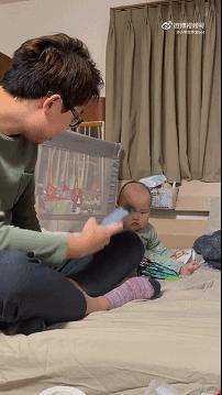 每日一笑冬天破洞裤,每日一笑释放一天压力