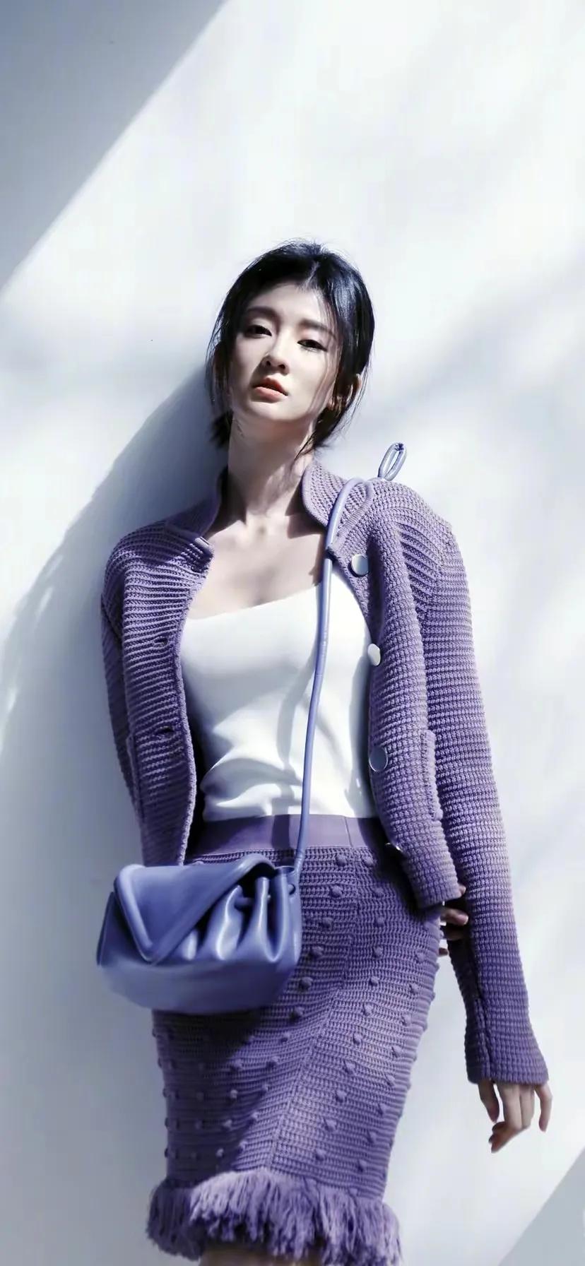 春风唤雨润花田，葱茏岁月韵琴弦