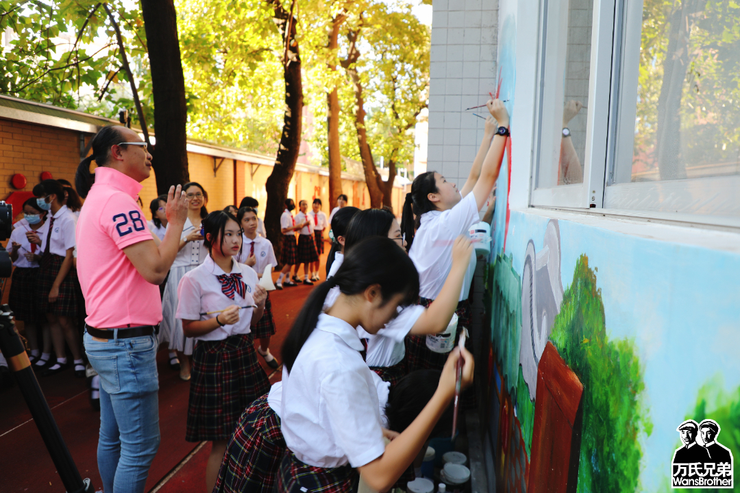 万氏兄弟莅临广州市第十三中学
