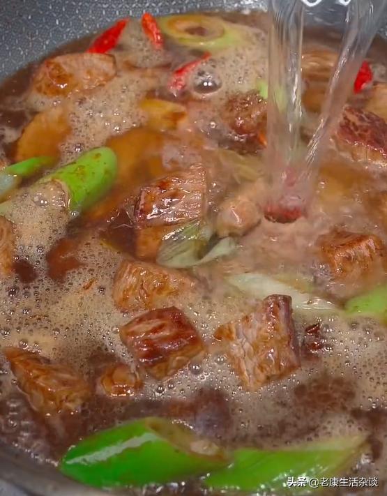 萝卜炖牛肉怎么做才软烂,萝卜炖牛肉软烂无比的秘诀