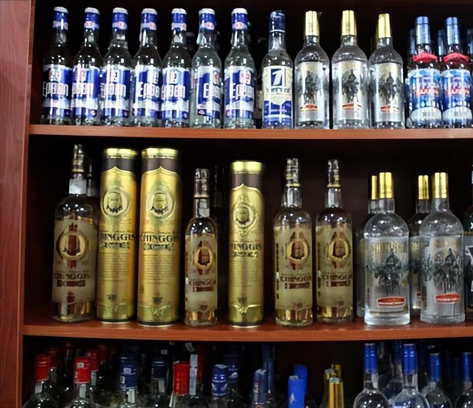 蒙古国距离中国的呼和浩特市多远,蒙古国离中国多少公里