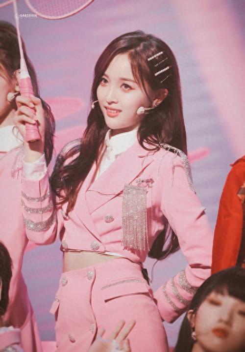 明星烤瓷牙发黑,明星烤瓷牙牙齿磨小后照片