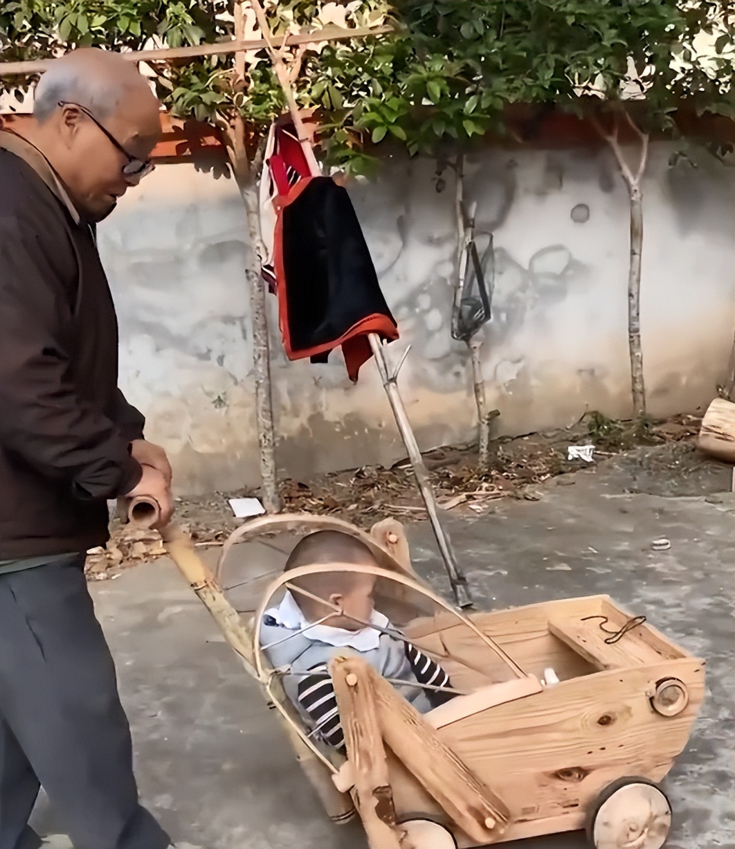 榫卯结构小物件,民俗老物件传承千年的榫卯结构