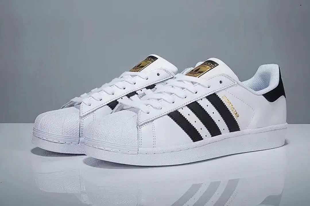 阿迪达斯市场下滑严重,阿迪达斯净利暴跌近八成