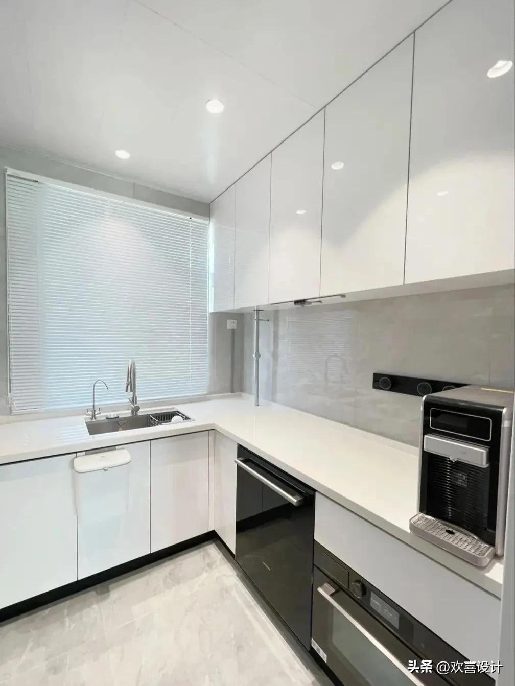 高颜值的厨房瓷砖铺设方案,30公分厨房装修效果图