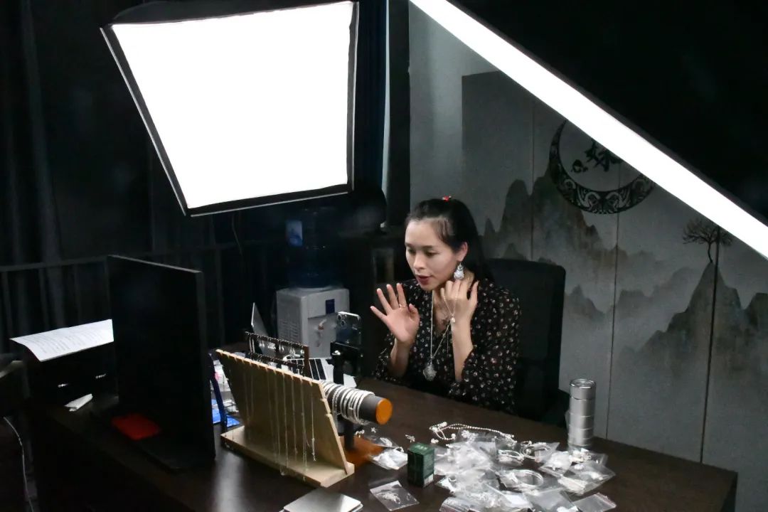 贯彻二十大精神企业助力乡村振兴,贯彻二十大推动企业高质量发展