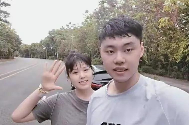 女篮球运动员李月汝视频,李月汝欧洲篮球比赛