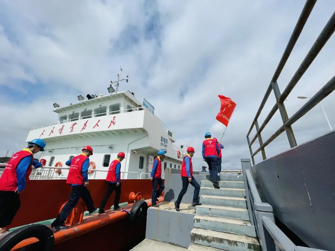 用爱温暖每一个需要关爱的人,用爱温暖身边每个人